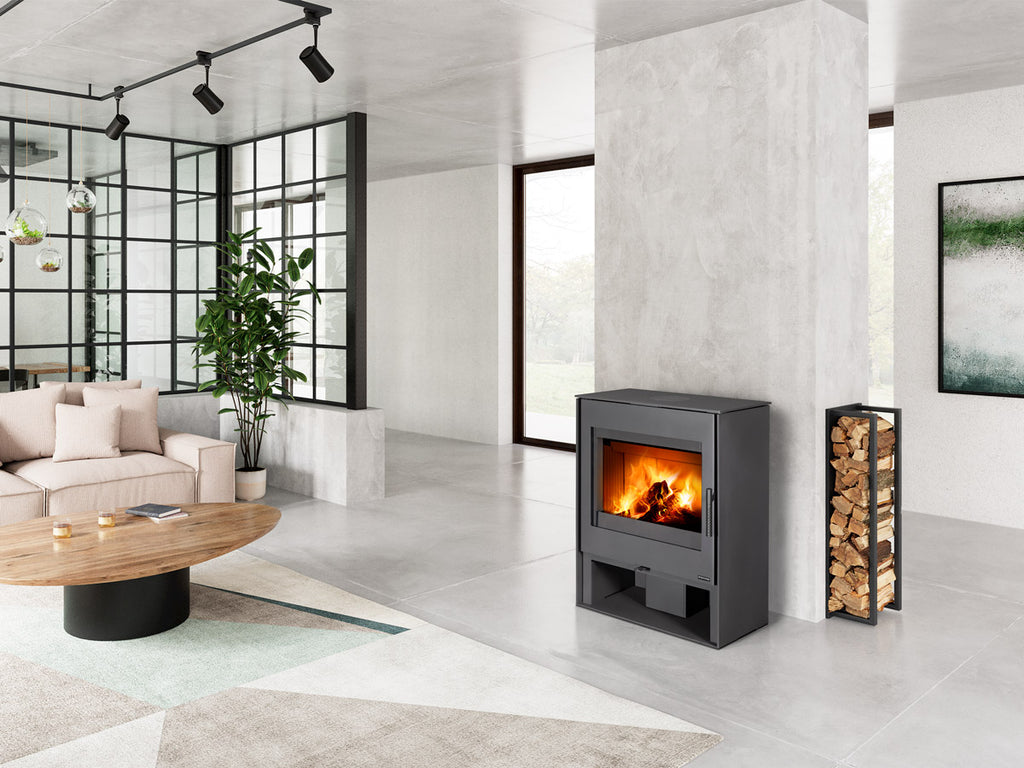 Soba metalica Aledo 30 instalata intr-un living in stil industrial 