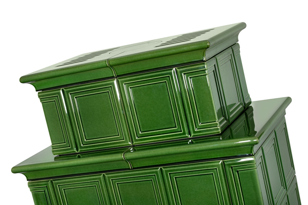Detaliu superior semineu modular tip soba cu teracota verde, inalta, cu geam drept baracca11h