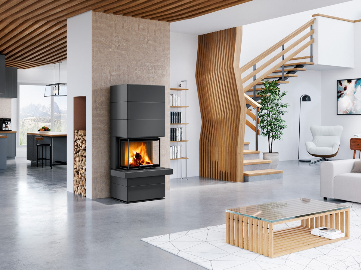 Semineu modular slim negru, cu trei laturi de sticla, montat in living modern spatios
