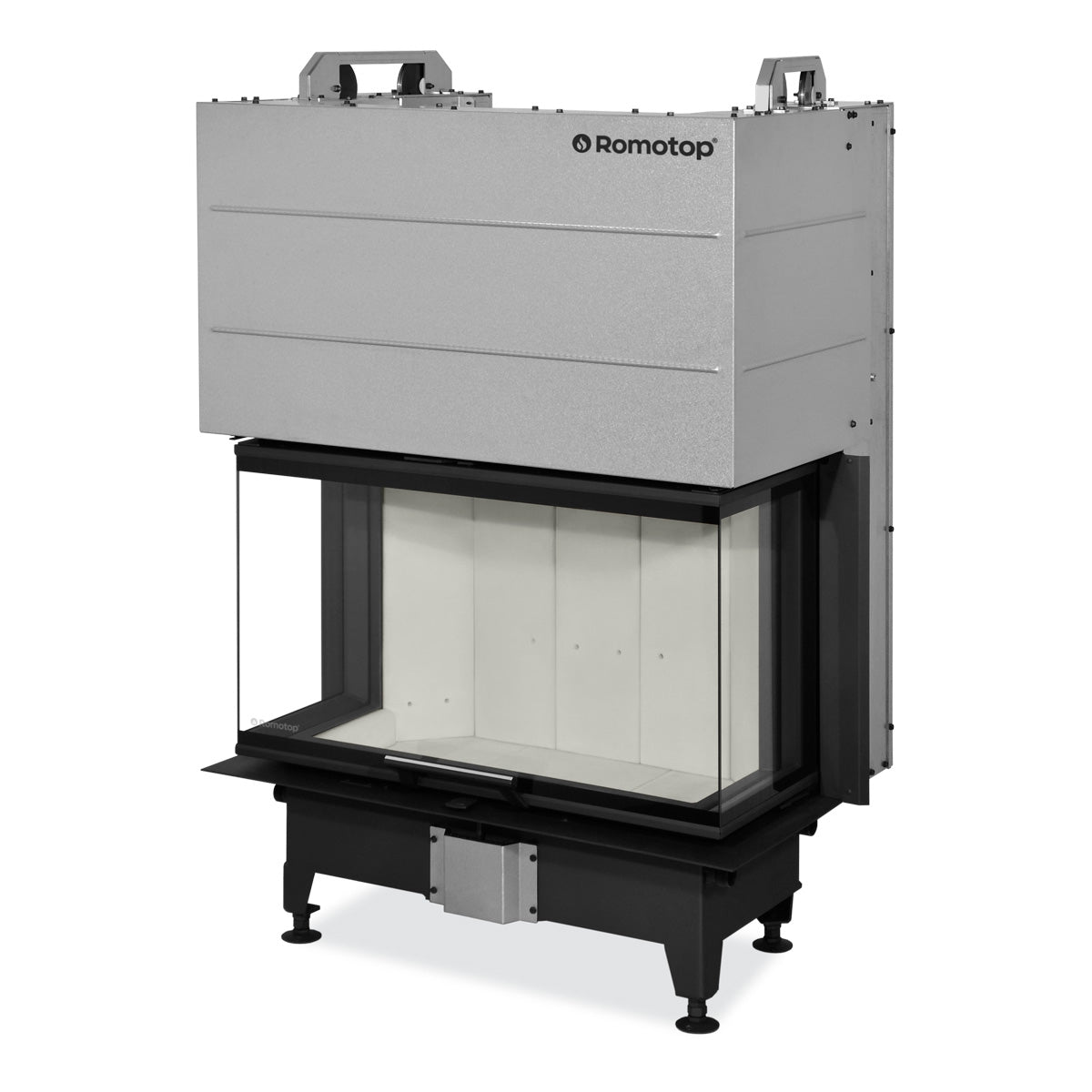 Focar lemne Romotop, model panoramic cu trei laturi vitrate, oferind o vedere ampla asupra flacarilor. Camera de ardere captusita cu samota deschisa si usa culisanta pentru o utilizare usoara. Potrivit pentru interioare moderne, ideal pentru incalzirea eficienta a spatiilor generoase.