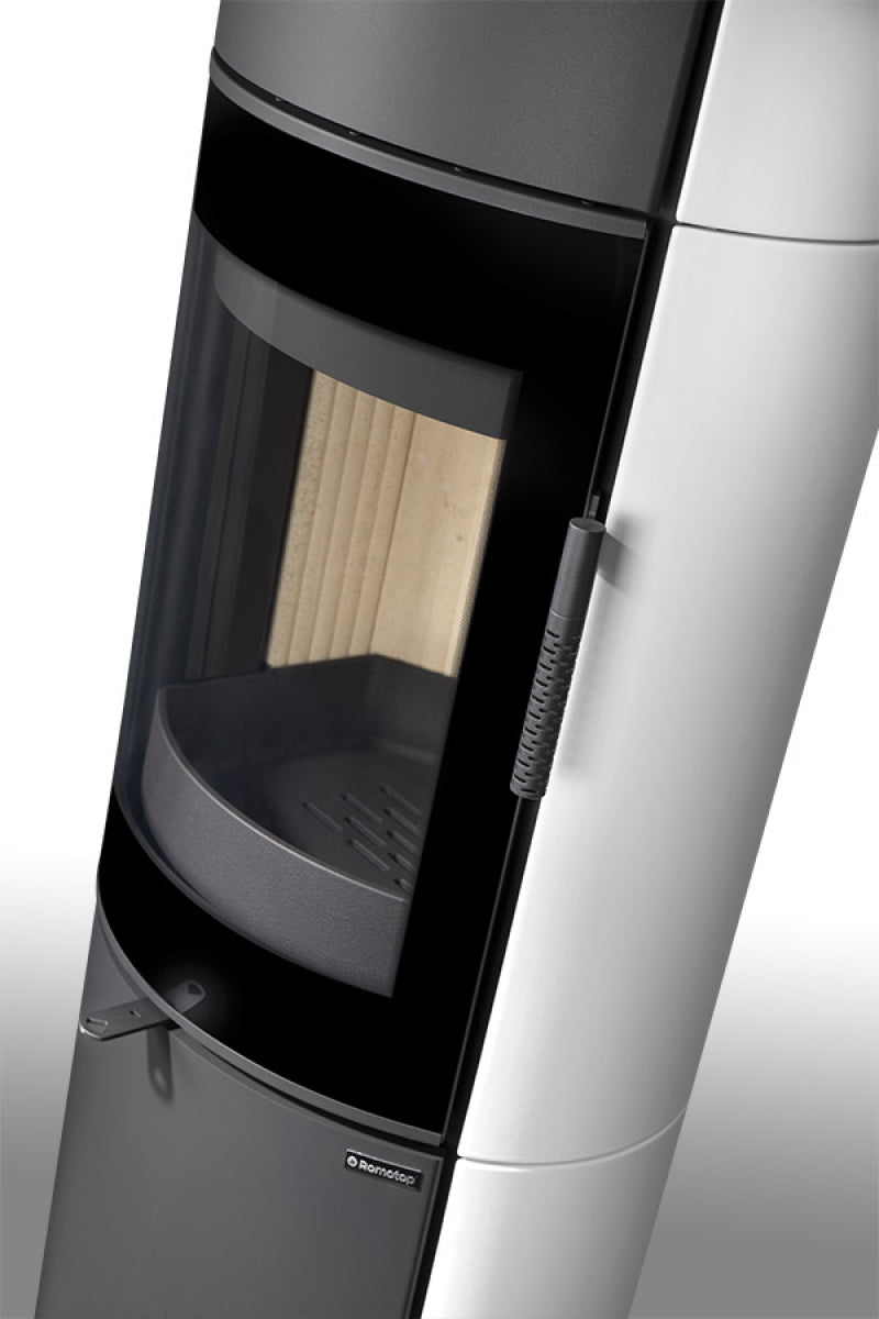 Detaliu usa si camera de ardere cu samota crem soba ceramica Lugano 01 A