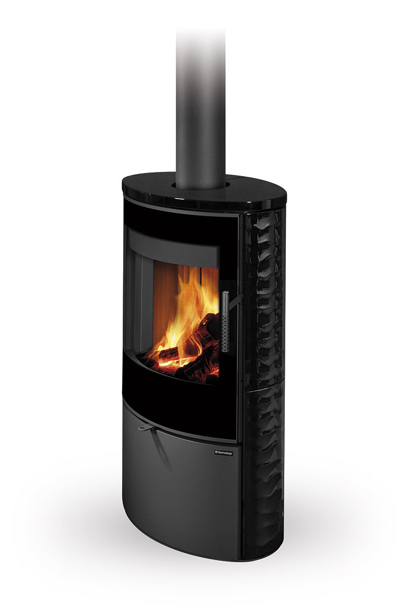 Soba lemne placata pe lateral cu ceramica neagra in relief Romotop Ovalis 11 vedere frontala